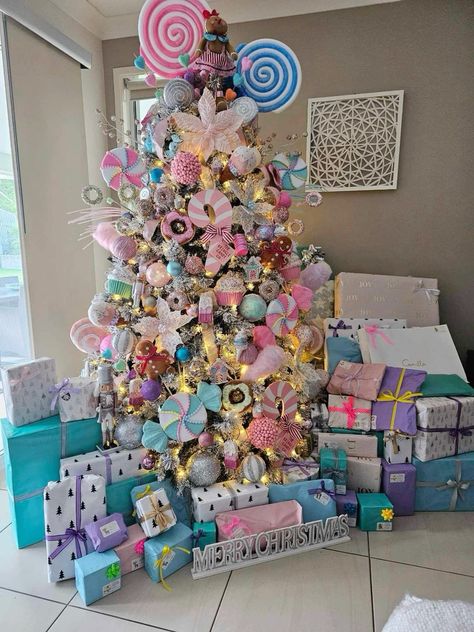 Christmas Tree Candyland Theme, Candyland Christmas Diy, Candyland Christmas Tree Ideas, Candy Land Theme Christmas Tree, Winter Formal Themes, Gingerbread Office, Pink Christmas Birthday, Pink And Blue Candy, Candyland Christmas Decorations