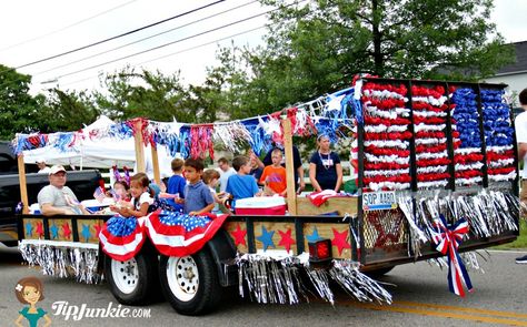 Fabulous floats for parades that are sure to inspire your church group, neighborhood HOA, or town 4th of July parade. These red, white, and blue themed parade pictures include parade floats for an eye doctor {optometrist} which has glasses, a boat float, as well as a dance group. Holiday Parade Floats, Parade Float Diy, Parade Float Ideas, Parade Banner, Parade Float Decorations, Homecoming Floats, Christmas Parade Floats, Floating Decorations, American Heritage Girls