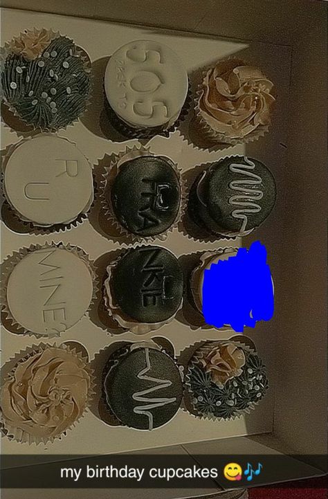 Arctic Monkeys Themed Birthday Party, Arctic Monkeys Bday Cake, Arctic Monkeys Birthday Party, Arctic Monkeys Diy, Arctic Monkeys Cake, Arctic Monkeys Nails, Monkey Birthday Cakes, Monkey Cupcakes, Monkey Birthday Parties