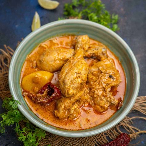 Doi Murgi Recipe (Bengali Style Yogurt Chicken Curry) Yogurt Chicken Curry, Bengali Chicken, Simple Chicken Curry, Quick Chicken Curry, African Recipes Nigerian Food, Yogurt Chicken, Bone In Chicken, Indian Chicken Recipes, Healthy Indian Recipes