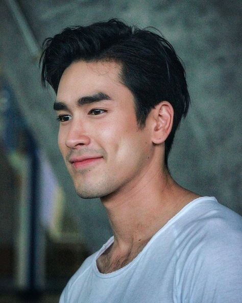 Nadech Nadech Kugimiya, Urassaya Sperbund, Asian Men Fashion, Hot Asian Men, Handsome Asian Men, Men In Uniform, Most Handsome Men, Asian Actors, Brad Pitt