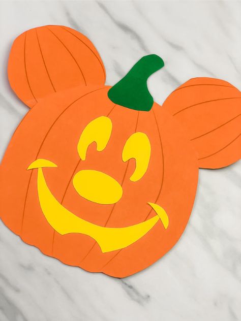 This Mickey Mouse pumpkin craft for kids is a fun and easy paper craft inspired by the big Halloween statute of Mickey at Disneyland during Halloween. It's super simple to make and comes with a free printable template. Great for children to do at home with the family or at school. #simpleeverydaymom #mickeymouse #pumpkincrafts #disneyland #disneykids #halloween #halloweencrafts #halloweencraftsforkids #kidscrafts #craftsforkids #kidsactivities #printablesforkids #preschool #elementary Disney Halloween Crafts, Pumpkin Craft For Kids, Pumpkin Crafts Preschool, Mickey Mouse Template, Mickey Mouse Crafts, Paper Pumpkin Craft, Diy Pumpkins Crafts, Mouse Pumpkin, Mickey Mouse Pumpkin