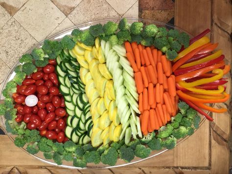 Fish shape Veggie Tray Fishing Birthday Party, Vegetable Tray, Decorações Com Comidas, Party Trays, Veggie Tray, Party Platters, Snacks Für Party, Fruit Platter, Party Food Appetizers