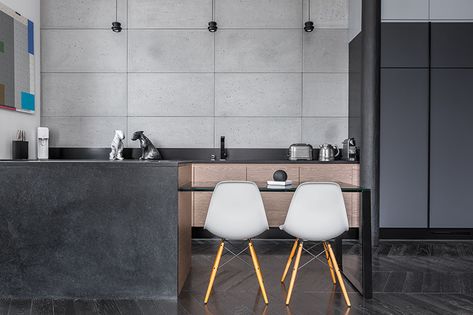 37 Inspiring Kitchen Ideas with Dark Floors - Homenish Kitchen Dark Wood, Dark Kitchen Floors, Modern Konyhatervezés, Dark Wood Floor, Modern Table And Chairs, Grey Kitchen Walls, Dark Wooden Floor, Kitchen Dark, Grey Wall Tiles