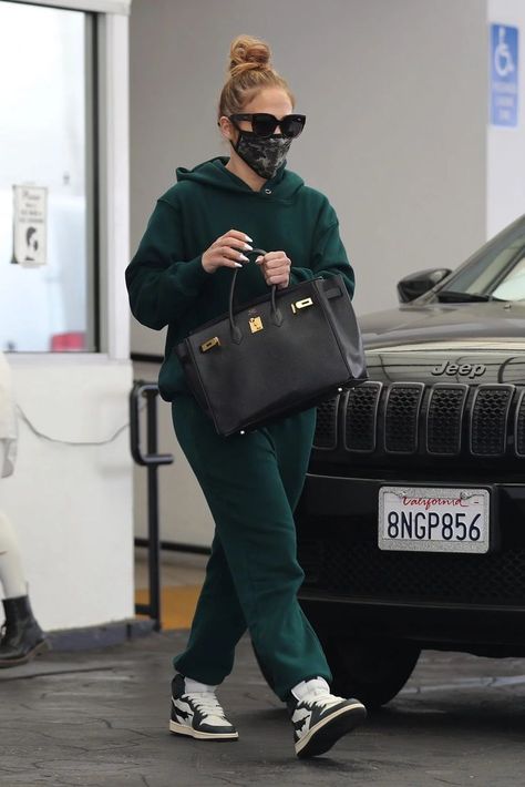 Black Birkin Bag, Black Birkin, Sweatsuit Outfits, Hermes Birkin Bag, Sweatpants And Hoodie, Green Sweatpants, Sweatpants Outfit, Cashmere Hoodie, Outfit Formulas