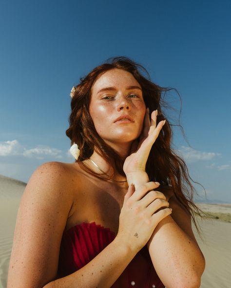 part one of my favorite shoot at creative co🐚🪸🫧 Host: @maegangrendellphoto Event: @thecreativecoevents Makeup: @chelseadotmackinnon Models: @caitlynhansen_ Style Assist: @mykela.nunnelly #editorialphotography #fashionphotographer #35mmfilm #coastalphotography #creativeportrait #southerncaliforniaphotographer #directsunlight #travelphotographer Fill In Flash Photography, Flash Photography, Creative Portraits, Travel Photographer, 35mm Film, Editorial Photography, Fashion Photographer, My Favorite, Flash