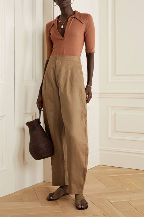 Linen Tapered Pants, Tube Top Outfits, Perfect Spring Outfit, Relaxed Trousers, Tube Tops, Fall Capsule Wardrobe, Straight Trousers, Tapered Pants, Wearing Clothes