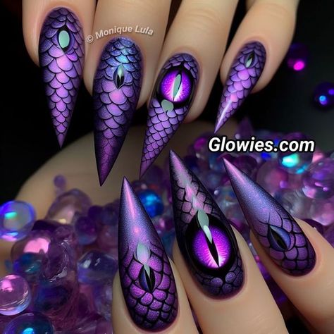 Maleficent Nails Designs, Maleficent Nail Art, Ursula Nails, Maleficent Nails, Monique Lula, Dragon Nails, Halloween Acrylic, Halloween Acrylic Nails, Disney Nails