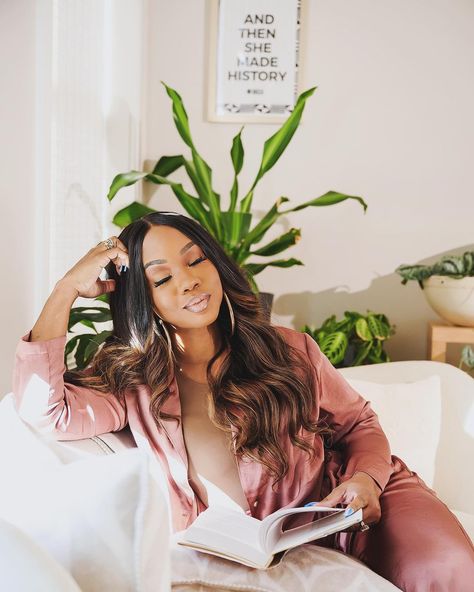 Hey You is tonight and I’m looking forward to seeing you. We’re going to start the year off with an incredible, intentional, and powerful… | Instagram Vibe Photoshoot, Sarah Jakes Roberts, Sarah Jakes, Magazine Shoot, Lifestyle Shoot, Brand Photoshoot, Youtube Page, 9 Am, Looking Forward To Seeing You