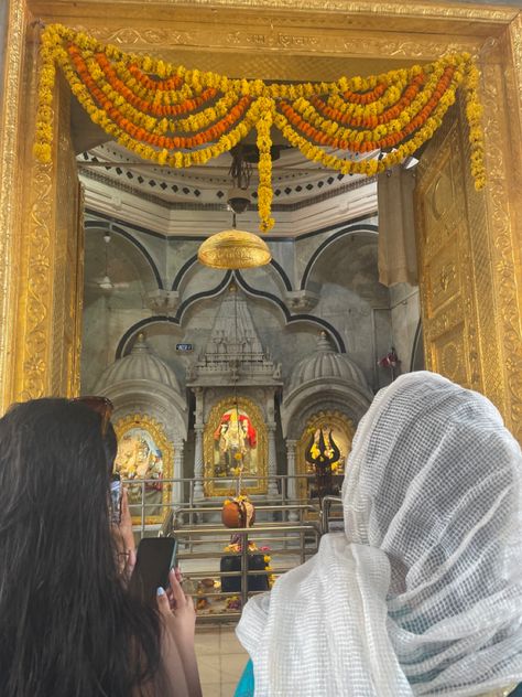 Temple Girl Aesthetic, Mandir Photoshoot Ideas, Muskaan Core, Vrindavan Photography Pictures, Bridal Jewellery Inspiration, Desi Love, 4k Wallpaper For Mobile, Baby Photoshoot Boy, Emoji For Instagram