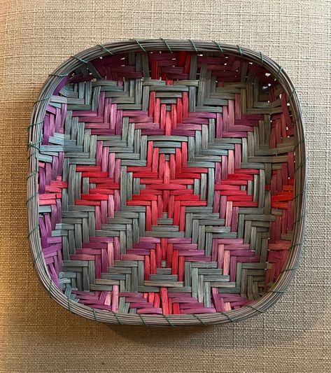 PATTERN ONLY (NOT A FINISHED BASKET) this beautiful tray basket was designed by Lyn Siler and can woven in an unlimited combination of colors.  The finished basket measures approximately 9"x9" x 2". The pattern specifies 4 colors Lyn selected but the weaver can make their own choices.  The instructions are fully illustrated with drawings and photographs and clear text.  THIS IS NOT A BEGINNER project.  The weaver should have experience with basketry and be familiar with a TWILL WEAVE pattern. INSTANT DOWNLOAD Tray Basket, Basket Weaving Patterns, Basket Weaver, Weaving Tutorial, Pine Needle Baskets, Basket Case, The Weaver, Wedding Gift Baskets, Weave Pattern