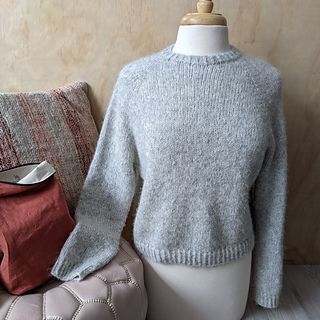 Ravelry: Softcore Sweater pattern by Espace Tricot Pullover Sweater Knitting Pattern, Easy Knit Blanket, Raglan Knit, Knitting Patterns Free Sweater, Jumper Knitting Pattern, Jumper Patterns, Amazing Crochet, Simple Sweaters, Handmade Sweater