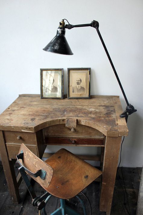 . Adventurer Bedroom, Old Wooden Desk, Desk Curved, Lamp Study, Anglepoise Lamp, Old Desks, Design Industrial, Wooden Desk, Diy Desk