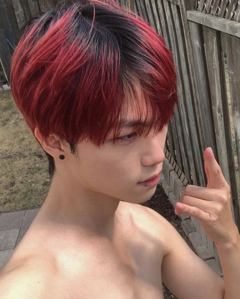 Red Hair Color For Men, Kpop Hair Dye Ideas Men, Red Hair Asian Men, Maroon Hair Men, Pelo Rojo Aesthetic, Red Hair Asian Boy, Hair Color Ideas For Guys, Red Hair Color Men, Burgundy Hair Men