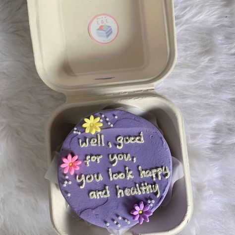 good 4 u - olivia rodrigo bento cake Sour Cake Olivia Rodrigo, Olivia Rodrigo Cake Ideas, Olivia Rodrigo Birthday Cake, Olivia Rodrigo Cake, Cakes Quotes, Happy Birthday Olivia, Good 4 U, Olivia Lyrics, Seventeenth Birthday