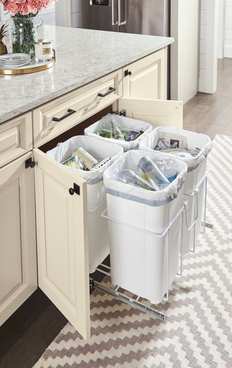 Kitchen Cabinet Storage Solutions, Cabinet Storage Solutions, Desain Pantry, Kitchen Decor Inspiration, Kitchen Trash Cans, Kitchen Decor Modern, Kitchen Bin, Kitchen Cabinet Storage, Cabinet Storage