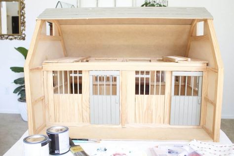 BEFORE: How to DIY Your Mini Horse Barn full tutorial plus before and after photos. #DIYdollhouse #diyhorsebarn #dollhousemakeover Diy Horse Stable Toy, Diy Toy Horse Stable, Schleich Horses Stable Diy, Horse Stalls Diy, Mini Horse Barn, Miniature Horse Barn, Barn Makeover, Toy Horse Stable, Schleich Horses Stable