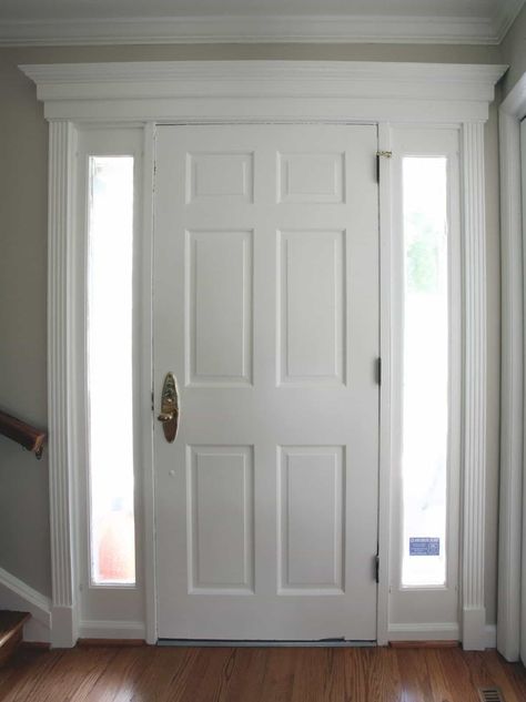 Front Door With Sidelights And Trims Door Trim Ideas Moldings, Casa Bonay, Front Door Molding, Door Frame Molding, Interior Door Trim, White Door, Door Casing, Wood Front Doors, Door Molding