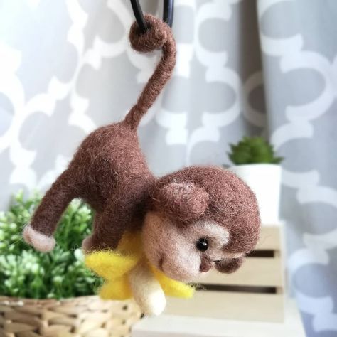 #monkey #feltedmonkey #needlefelting #monkeybanana #cutemonkeys🐵 Monkey Needle Felting, Needle Felt Monkey, Needle Felted Monkey, Felted Monkey, Felt Monkey, Felt Artwork, Needle Felt Animals, Mobiles For Kids, Felting Crafts