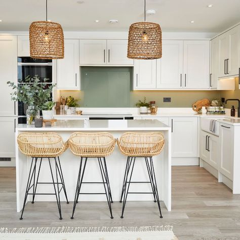 Pale Green Shaker Kitchen, White Stools Kitchen Island, Cute Kitchen With Island, Kitchen White Black Handles, White Bright Kitchen, White Rustic Kitchen Ideas, Add Colour To White Kitchen, White And Green Kitchen Ideas, Beach Boho Kitchen