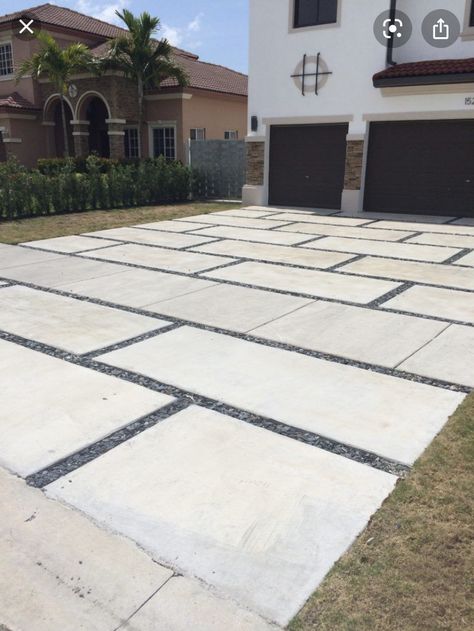 Pavers Pattern, Large Concrete Pavers, Driveway Concrete, Tiling Patterns, Concrete Paver Patio, Modern Driveway, Diy Driveway, Pavers Backyard, Concrete Pad