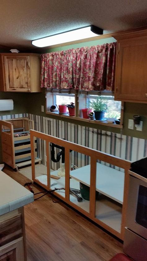 Small Mobile Home Kitchen Remodel Single Wide, Mobile Home Kitchen Ideas, Mobile Home Remodel Doublewide, Single Wide Kitchen Ideas, Make A Mobile Home Look Like A House, Single Wide Mobile Home Remodel, Old Mobile Home Makeover, Mobile Home Kitchen Remodel, Trailer Remodel Single Wide