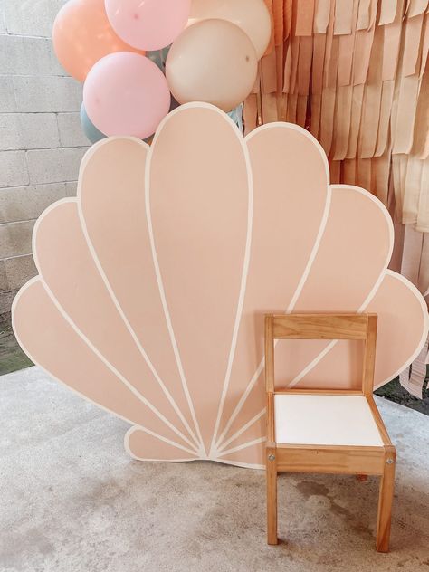 Shell Themed Birthday Party, One Shell Of A Party, First Birthday Beach Party, Beach Theme 1st Birthday Girl, Two The Beach Birthday, Seashell Party Decorations, Beachy First Birthday Party, Diy Seashell Backdrop, Seashell Baby Shower Ideas