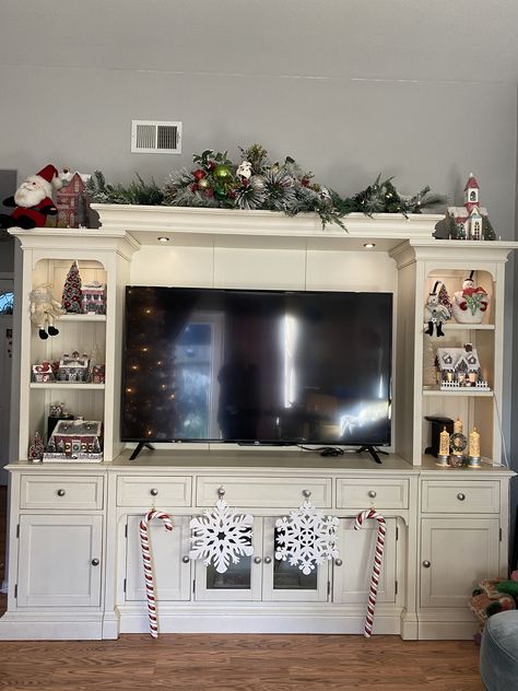 Entertainment Center Decor Christmas, Christmas Decor Entertainment Center, Christmas Entertainment Center, Entertainment Center Christmas Decor, Christmas Entertainment Center Decor, Built In Tv Wall Unit, Tv Showcase, Tv Armoire, Living Room Tv Cabinet