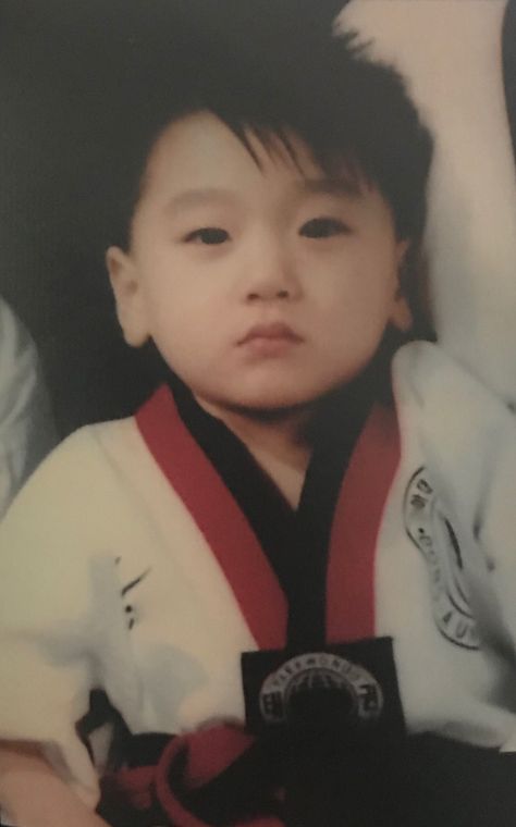 San Ateez Baby Picture, Baby Sans, Fall Baby Pictures, Sans Cute, Choi San, Childhood Photos, Korean Boy, Woo Young, Kim Hongjoong