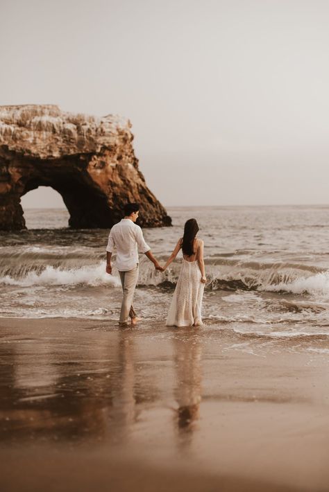 Prenup Shoot Beach, Beach Wedding Photography Poses Couple, Prewed Beach Photo Ideas, Engagement Shoot Locations, Beach Prenup Photoshoot Ideas, Beach Wedding Photos Poses, Beach Pre Wedding Shoot, Beach Prenup, Beach Couple Photography