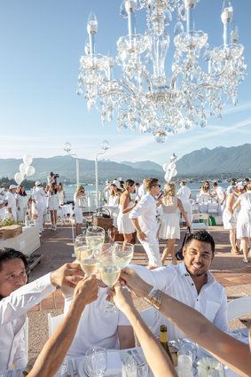 All White Party Aesthetic, White Sensation Party, White Wedding Dress Code, All White Wedding Guests, Hamptons White Party, White Party Inspiration, White Party Attire, Hamptons Party, 18th Party Ideas