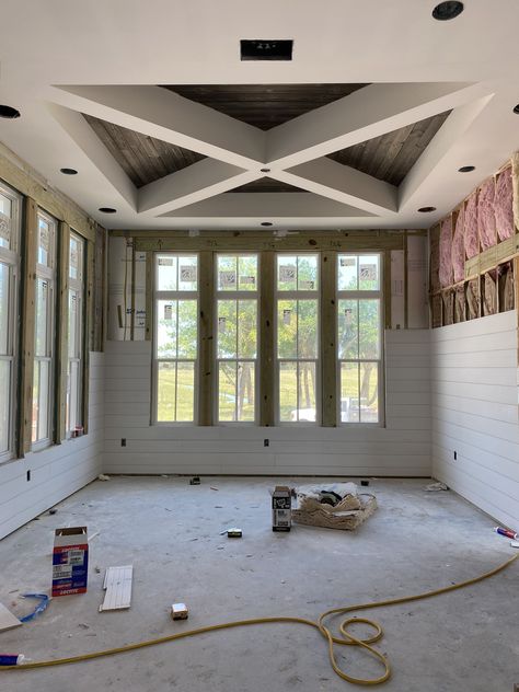 Shiplap walls ceiling farmhouse UFP Edge Entry Ceiling Ideas, Coffin Ceiling, Porch Ceiling Design Modern, Modern Tray Ceiling, White Beams Ceiling, Trendy Ceiling Design, Coffered Ceiling Dining Room, Ceiling Shiplap, Ceiling Lights Design