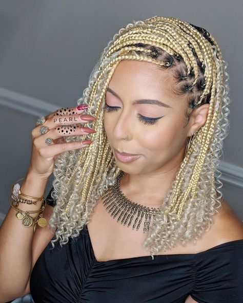 435 Likes, 6 Comments - MASTER BRAIDER (@pearlthestylist_) on Instagram: “Goddess Glow! ✨” Braiding Patterns, Curled Box Braids, Bohemian Braided Hair, Goddess Braid, Posh Hair, Braids Bob, Braid Game, Bob Braids Hairstyles, Short Box Braids