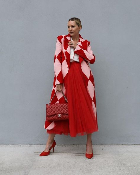 Blair Eadie / Atlantic-Pacific (@blaireadiebee) • Fotos y vídeos de Instagram Tulle Skirts Outfit, Blair Eadie, Monochromatic Fashion, Woman Suit Fashion, Cute Comfy Outfits, Pinterest Fashion, Fashion Mistakes, Red Outfit, Women's Handbags