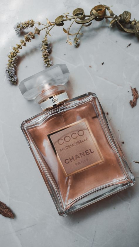 Often described as a sophisticated, glamorous, and timeless fragrance. It's known for its versatility and can be worn for both daytime and evening occasions. The combination of floral and woody notes, along with the aldehydes, creates a complex and refined scent that has been a symbol of luxury and style for decades. #chanel #parfum #flora #glamorous #timeless #elegant Coco Chanel Perfume, Mademoiselle Perfume, Perfume Victoria Secret, Koleksi Parfum, Perfume Chanel, Chanel Mademoiselle, Chanel Fragrance, Coco Chanel Mademoiselle, Parfum Chanel