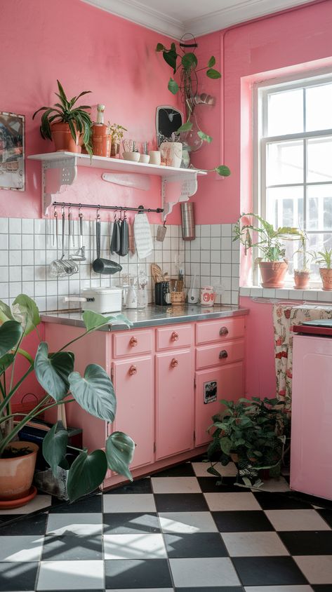 Kitschy Kitchen with pink walls, white backsplash, pink countertops and retro flooring. Maximalist Kitchen, Vibrant Kitchen, Mismatched Furniture, Funky Kitchen, Boho Living Room Ideas, Vintage Style Kitchen, Colorful Kitchen Decor, 1970s Decor, Quirky Kitchen