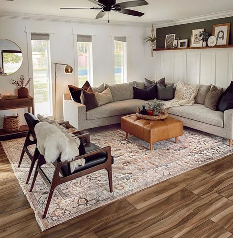 annie pearce (@anniesforgetmeknots) • Instagram photos and videos Sectional Living Room Layout, Pretty Living Room, Ohio House, Sectional Living Room, Living Room Update, Interior Define, Interior Decorator, Tiny House Cabin, Boho Aesthetic