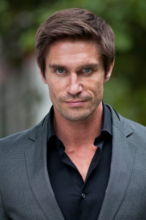 Pictures & Photos of Michael Rowe - IMDb Michael Rowe, Arrow Cast, Older Mens Hairstyles, Kimberly Ann, Indie Film, Hair Style Korea, Actor Studio, Rob Lowe, Green Arrow