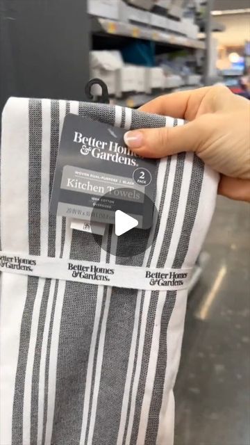 Hometalk on Instagram: "3 Walmart Tea Towel Hacks🤯" Diy Hanging Kitchen Towel, Diy Kitchen Towels Hanging, Homemade Towels, Tea Towel Curtains, Fold Tea Towels, How To Hang Towels, Kitchen Sink Curtains, Dish Towels Diy, Tea Towel Display