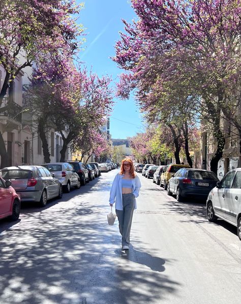 Blue shirt, blue tube top, grey pants, office look, minimalist style, ginger hair, street style Minimal Style, Minimal Fashion, Athens, Street View, Street Style