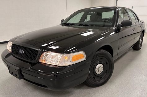 2003 Ford Crown Victoria Police Interceptor (black, 4.6L V8, 4-speed auto) Crown Victoria Police Interceptor, Chevy Classic, Victoria Police, Ford Crown Victoria, American Classic Cars, Crown Victoria, Ford Classic Cars, Ford Fairlane, Limited Slip Differential