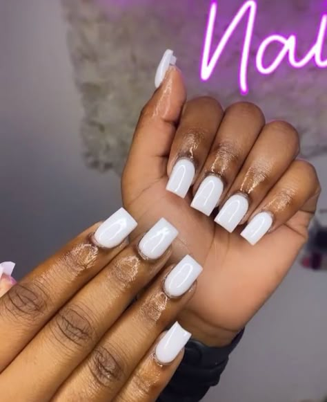 Short White Acrylic Nails Black Women, White Shirt Nails Ideas, Nails All White, Y2k Lifestyle, Nails September, Quinceanera Nails, Quick Nail, Manicure Nail Designs, Colored Acrylic Nails