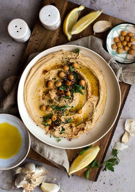 Vegan Hummus Recipe, Baba Ghanoush Recipe, Pane Pita, Hummus Recipe Homemade, Vegan Hummus, Homemade Hummus, Lebanese Recipes, Mediterranean Dishes, Hummus Recipe