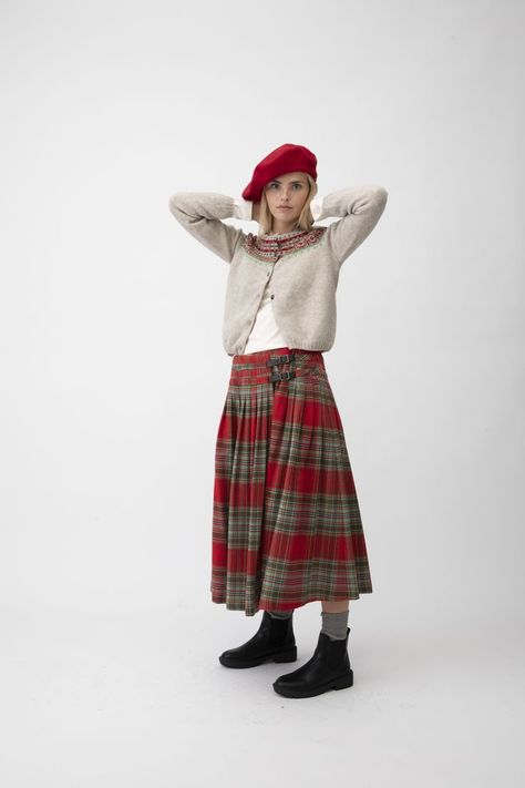 #fairilse
#britishwool
#cardigan Tartan Skirt Outfit, Rose Clothing, Geometric Fashion, Scottish Fashion, Cabbage Rose, Cabbages, Advanced Style, Layered Fashion, Fashion Now