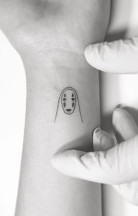 Tatuaje Studio Ghibli, Playground Tattoo, Tatuagem Masculina Pequena, Tato Minimal, Tattoo Diy, Tato Henna, Tattoo Trend, Shape Tattoo, Disney Tattoo