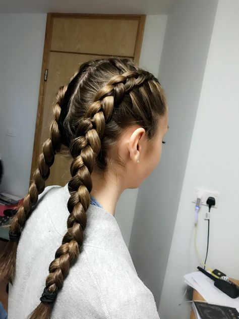 Twin Braids Hairstyles, Double Braid Hairstyles, Modern Mohawk, Dutch Plait, Running Hair, Dutch Braid Tutorial, Running Hairstyles, Haircut 2023, Double Dutch Braid