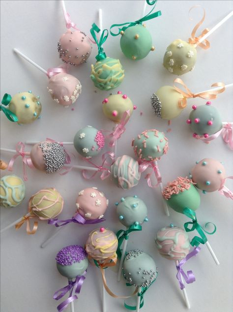 Cake pops Pastel Cake Pops Ideas, Cake Pop Aesthetic, Aesthetic Cake Pops, Star Cake Pops, Coco Pops, Cake Jars, Pink Cake Pops, Food Wallpapers, Cake Pop Designs