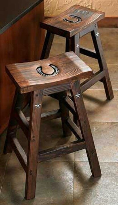 Horse shoe bar stool Cowboy Bar, Cowboys Bar, Western Kitchen, Kursi Bar, Western Furniture, Horseshoe Art, Western Homes, Horse Decor, Happy House