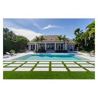 Turf And Pavers Backyard, Turf And Pavers, Grass Pavers, Inground Pool Landscaping, Pool Pavers, Pool Pavilion, Pavers Backyard, Modern Backyard Landscaping, Pools Backyard