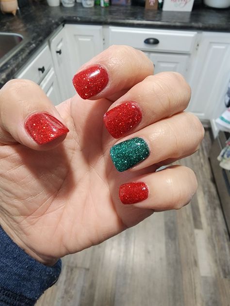 Red Nails With Green Glitter, Green And Red Glitter Nails, Red And Green Dip Nails, Red Green Silver Nails, Christmas Nail Art Designs Xmas Sparkle Red Glitter, Christmas Nails Red And Green Glitter, Christmas Dip Nail Ideas Red, Red And Green Nails Acrylic, Dip Powder Nails Red